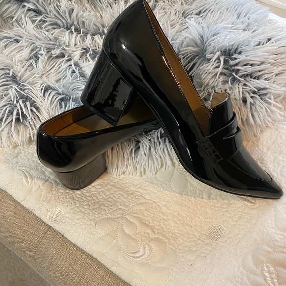 New in box - Black Patient leather loafer. 2in Heel. Dress/Casual wear - Picture 3 of 5